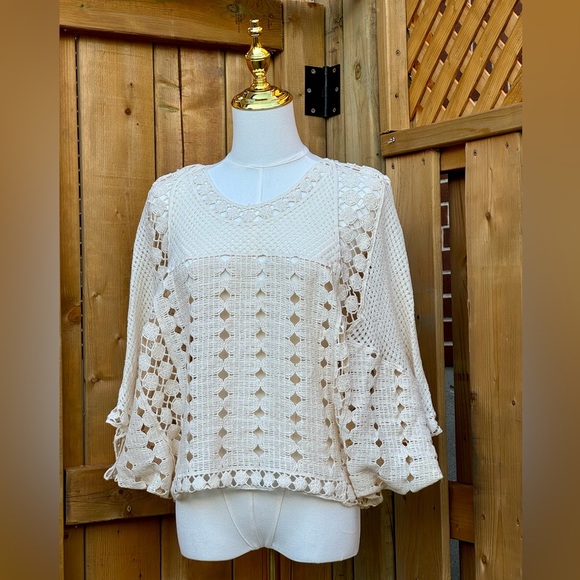🆕 FARM Rio 🧿 NWT Off White Crochet Long Sleeve Blouse with Batwings, Sz M - Picture 2 of 15